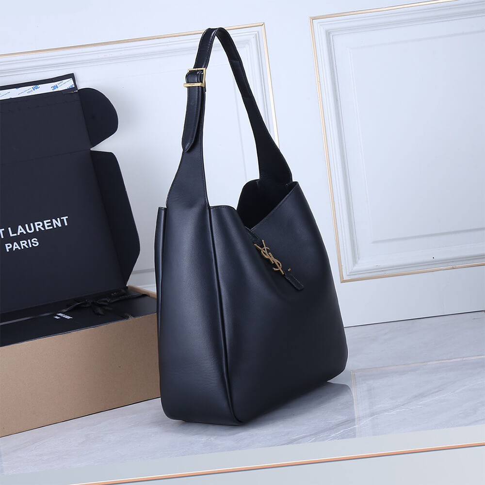 ysl large le 5 a 7 S*pple in smooth leather