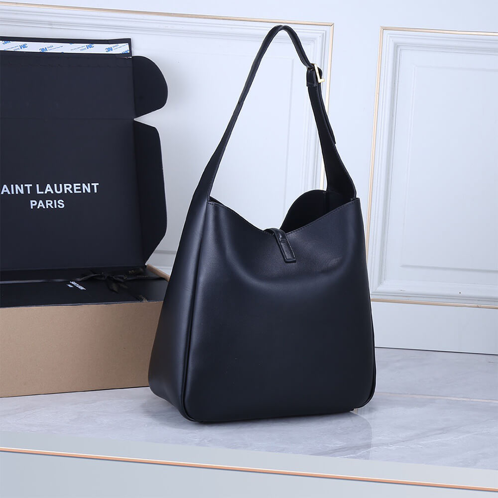 ysl large le 5 a 7 S*pple in smooth leather
