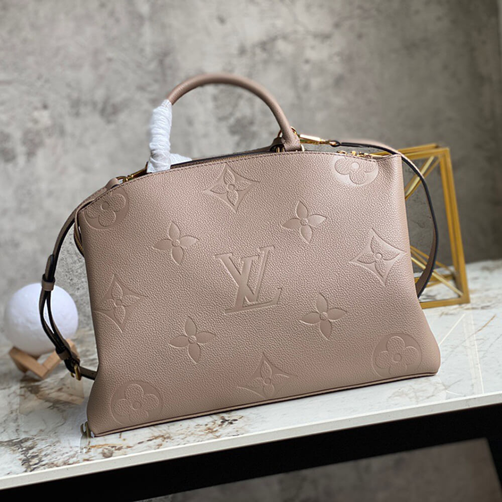 l**is V*t*n grand palais