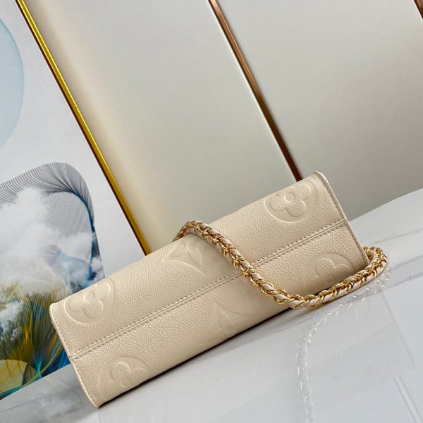 LV OnTheGo East West