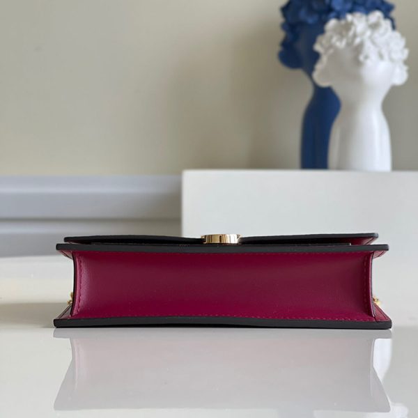 l**is V*t*n flore chain wallet