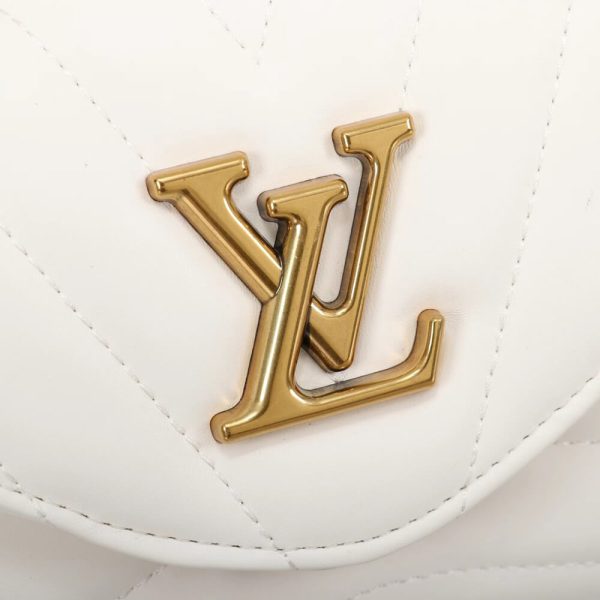 LV Hold Me