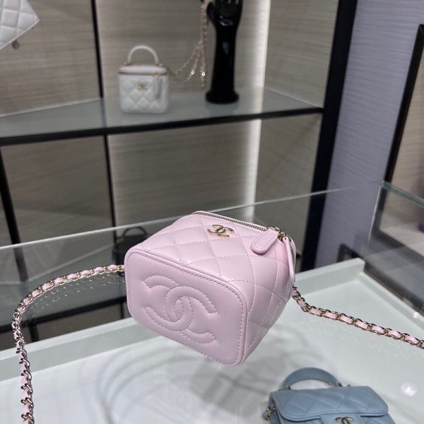 Ch*el quilted pearl crush mini vanity case with top handle