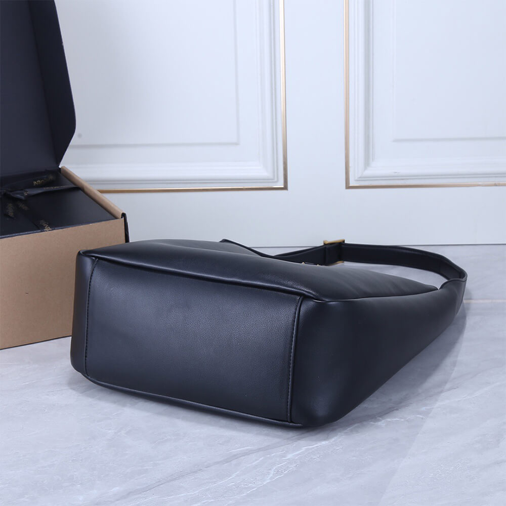 ysl large le 5 a 7 S*pple in smooth leather