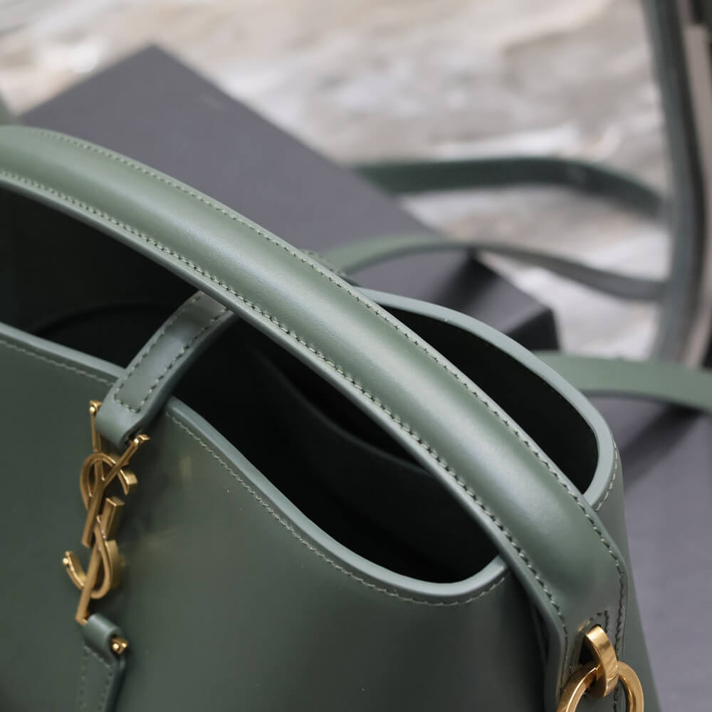 LE 37 IN SHINY LEATHER