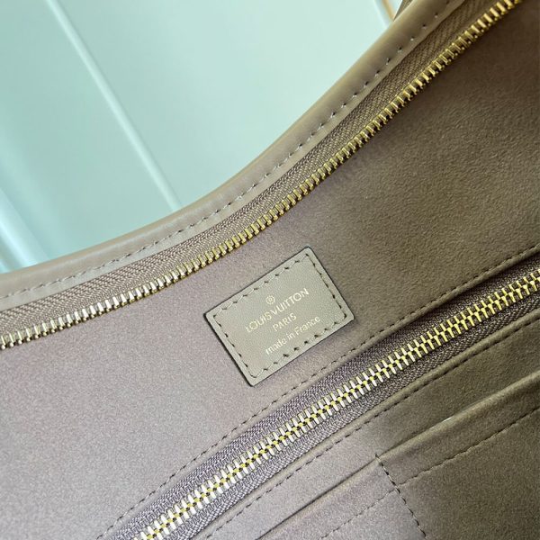 LV CARRYALL MM C EXCLUSIVELY ONLINE