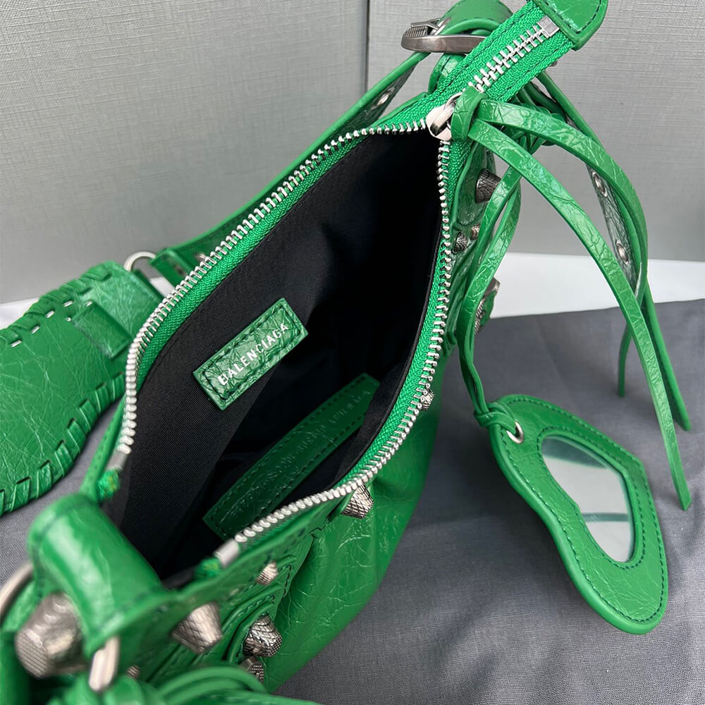 Ba*len*cia*ga womens le cagole xs shoulder bag