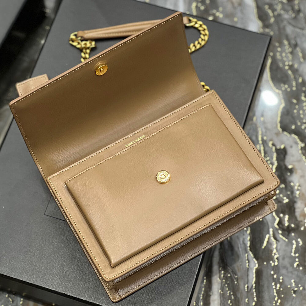 SUNSET MEDIUM CHAIN BAG IN SMOOTH LEATHER