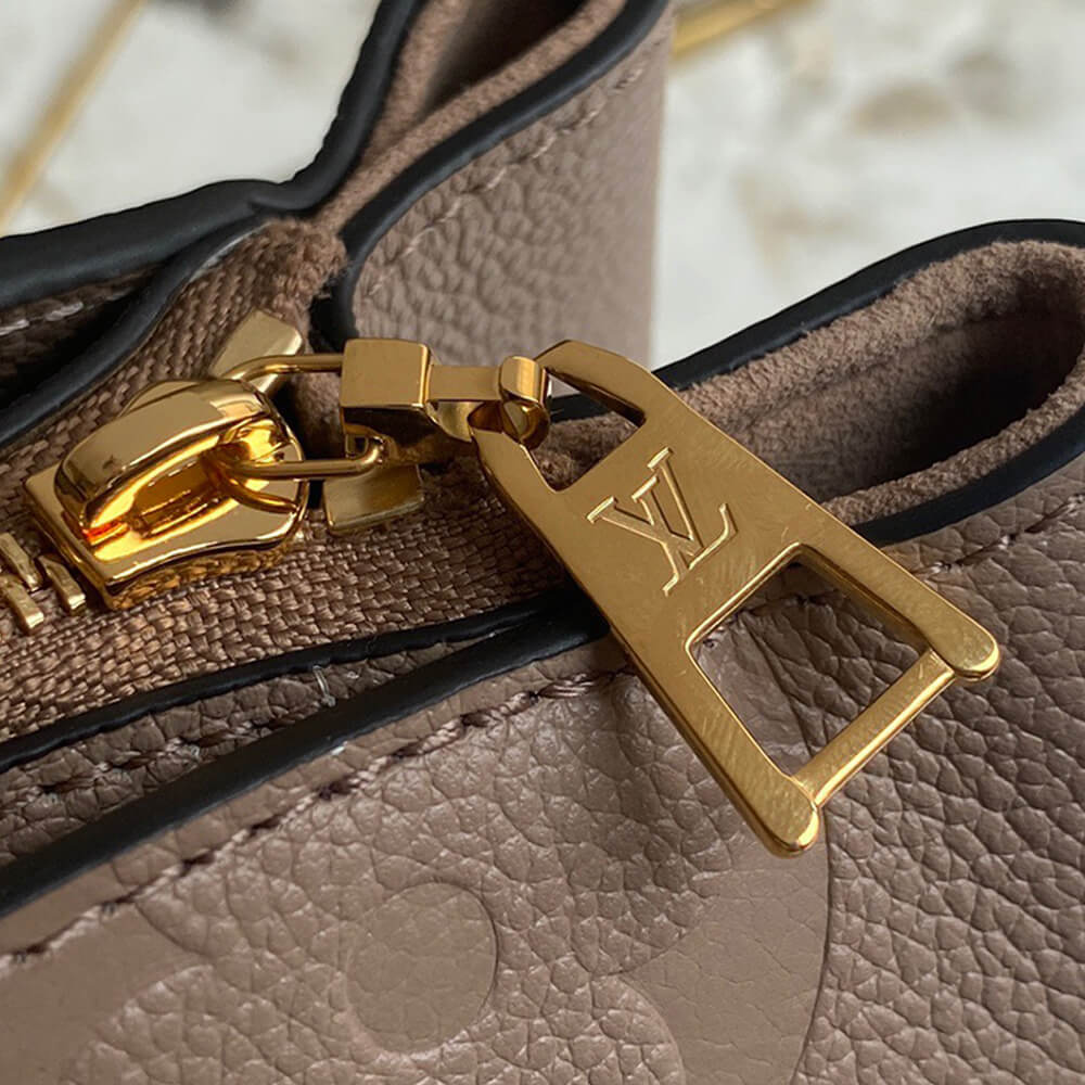 l**is V*t*n grand palais