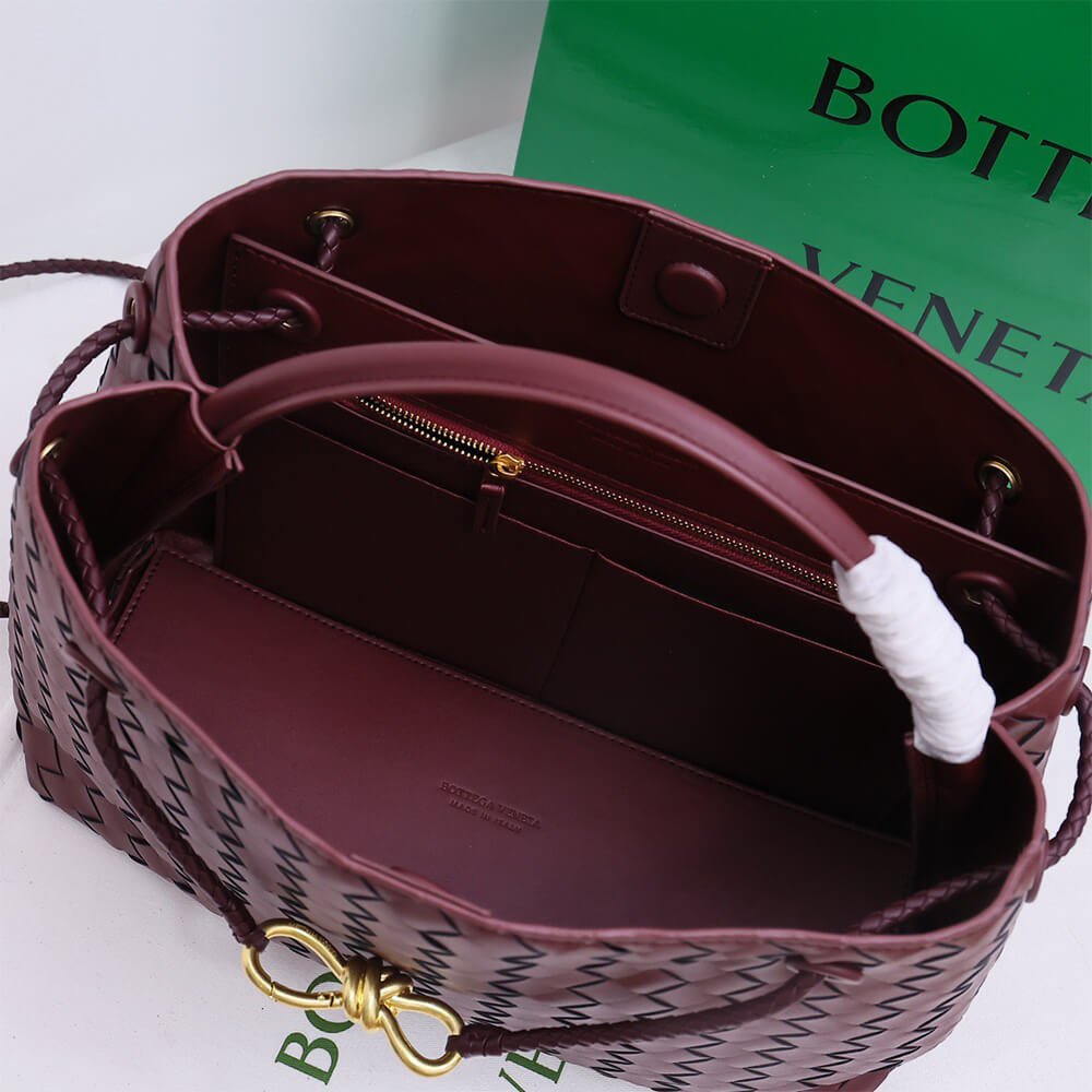 bo*te*ga Ve*ne*ta medium andiamo