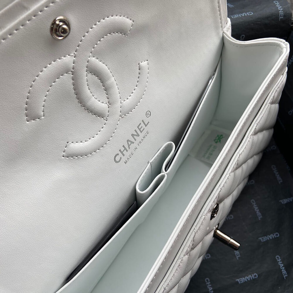 Ch*el classic flap medium