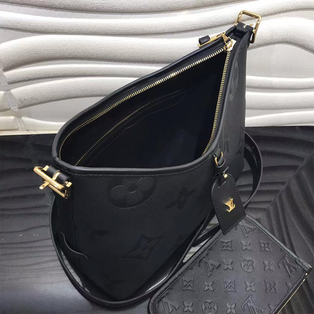 LV CARRYALL PM C EXCLUSIVELY ONLINE
