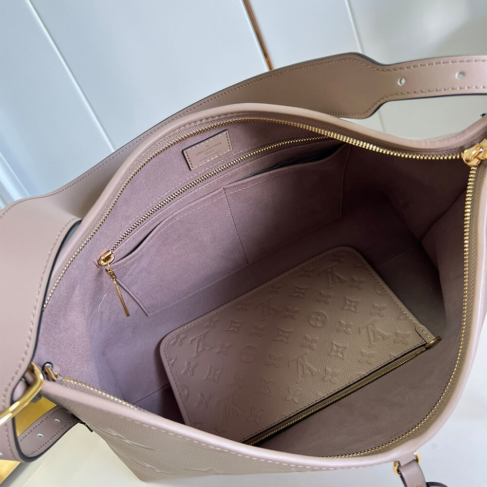 LV CARRYALL MM C EXCLUSIVELY ONLINE