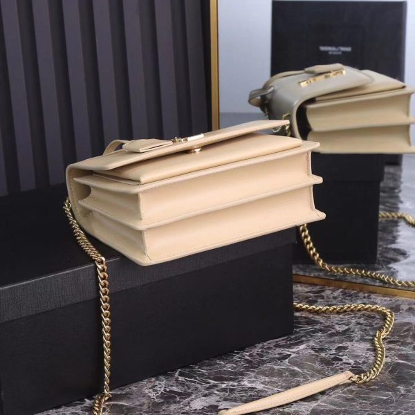 SUNSET MEDIUM CHAIN BAG IN SMOOTH LEATHER