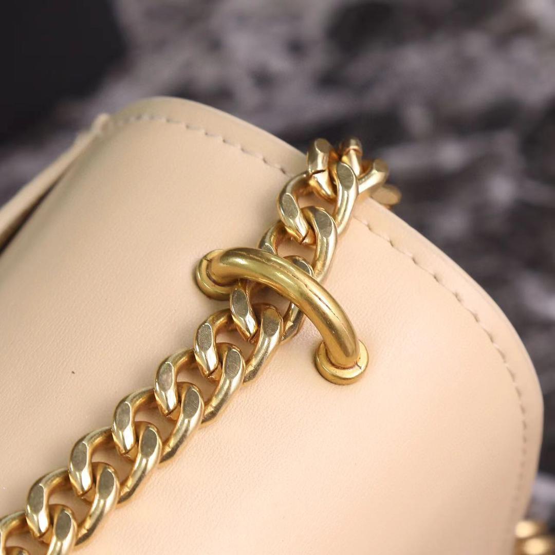 SUNSET MEDIUM CHAIN BAG IN SMOOTH LEATHER