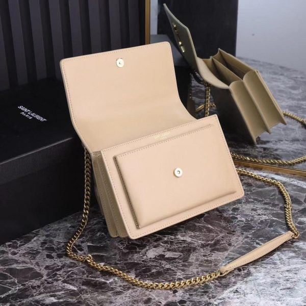 SUNSET MEDIUM CHAIN BAG IN SMOOTH LEATHER